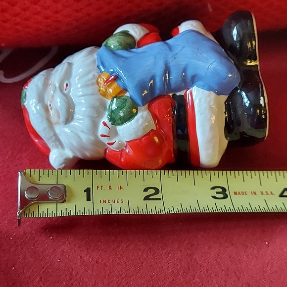 Vintage Santa & Mrs. Claus Salt & Peppers - Picture 11 of 12